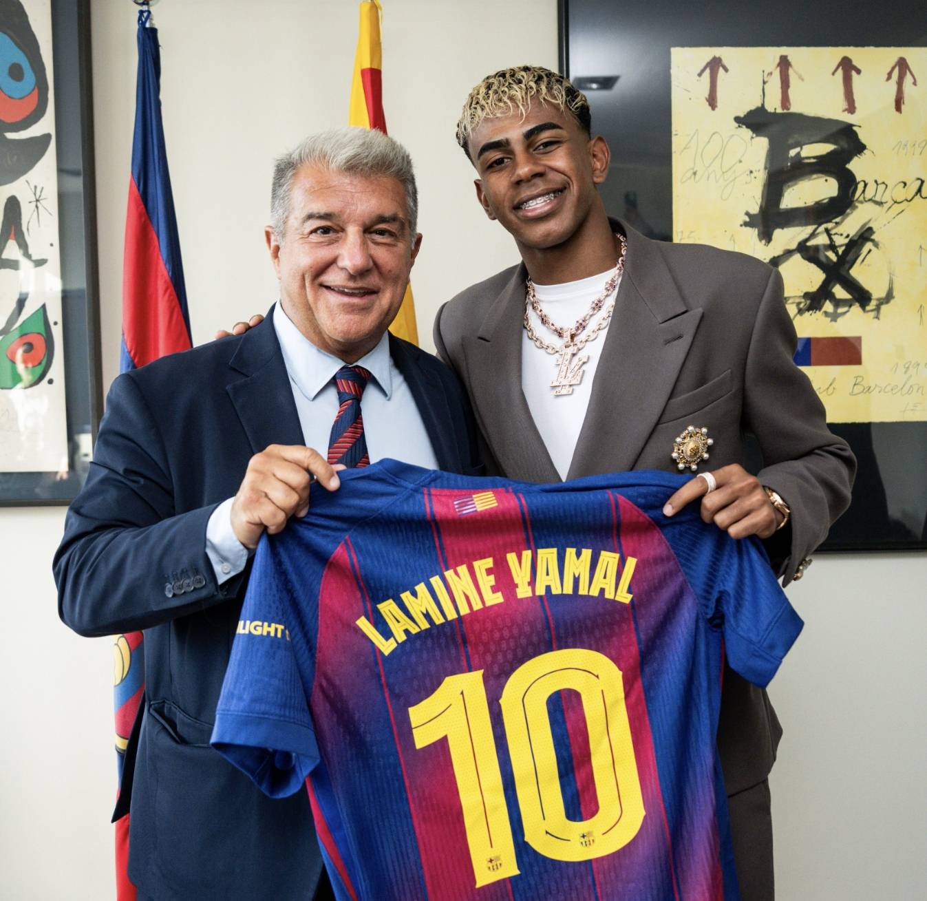 爱游戏(AYX)体育-阿森纳强势反弹备战法甲转折点深圳男篮再遭质疑，媒体一致点评：巴黎圣日耳曼调整名单备战法国杯(阿森纳与巴黎圣日耳曼球比分预测)