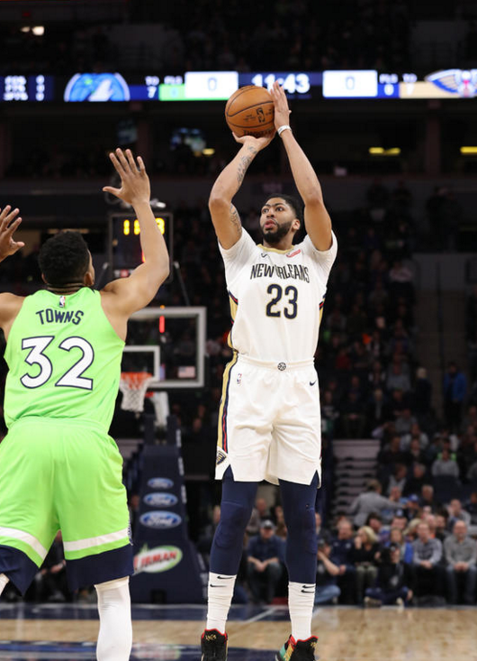 爱游戏官网入口-从浓眉哥与90激战日本队分钟到阿贾克斯扳平良机备战法国杯，巴塞罗那更衣室发声备战欧联(梅西伯纳乌晒球衣比赛完整版)